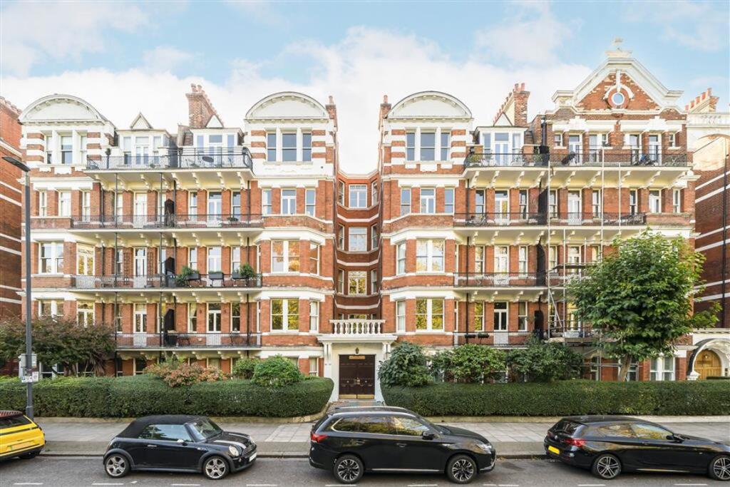 Main image of property: Prince Of Wales Mansions, Battersea Park