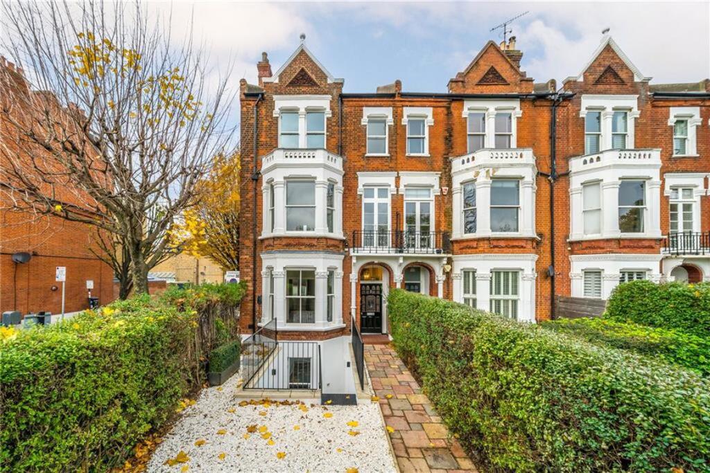 Main image of property: Clapham Common North Side, London