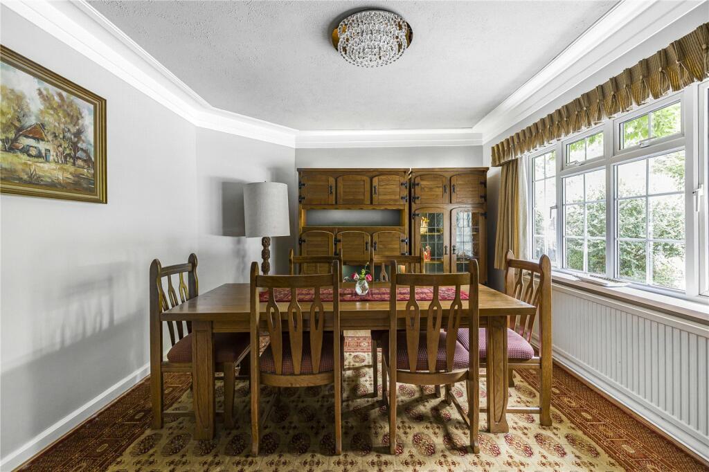 Additional property image - Kentish Lane, Brookmans Park, Hertfordshire, AL9