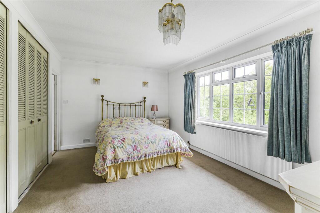 Additional property image - Kentish Lane, Brookmans Park, Hertfordshire, AL9