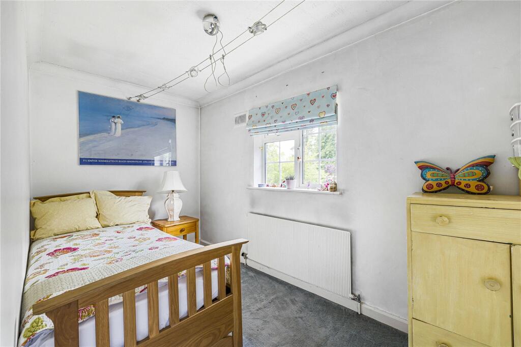 Additional property image - Kentish Lane, Brookmans Park, Hertfordshire, AL9