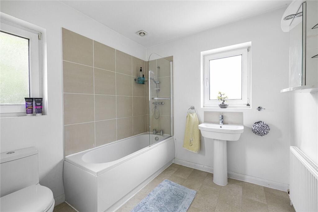 Additional property image - Kentish Lane, Brookmans Park, Hertfordshire, AL9