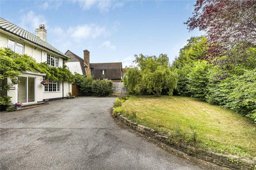 Additional property image - Kentish Lane, Brookmans Park, Hertfordshire, AL9