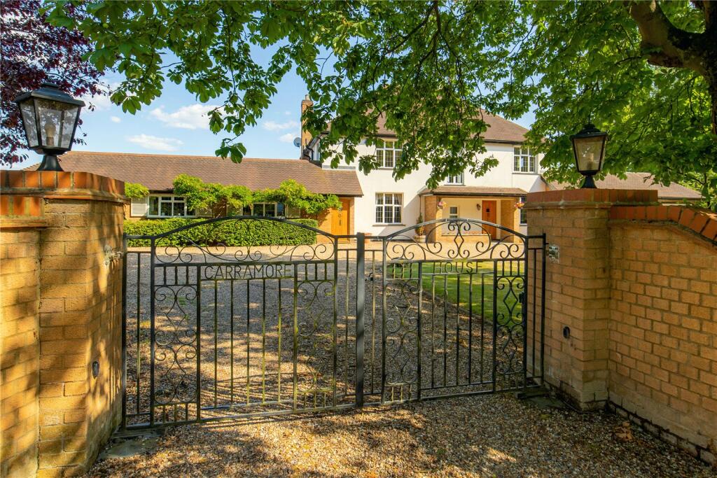 7 bedroom detached house for sale in Vineyards Road, Northaw, Potters