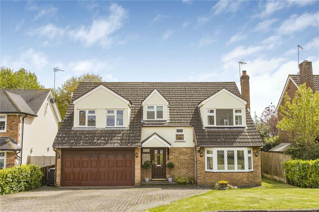4 bedroom detached house for sale in Thrush Lane, Cuffley