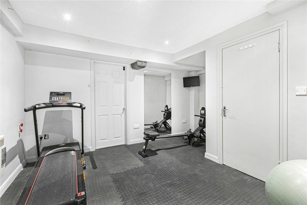 Additional property image - Mymms Drive, Brookmans Park, Hertfordshire, AL9