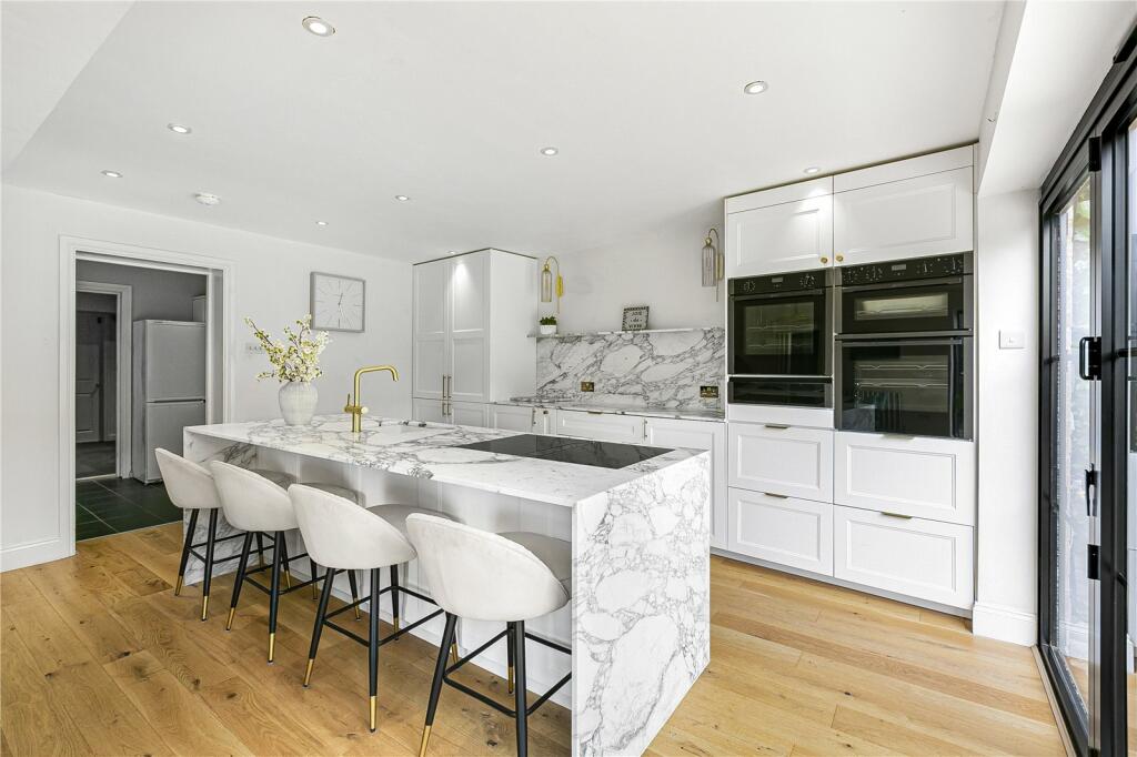 Additional property image - Mymms Drive, Brookmans Park, Hertfordshire, AL9
