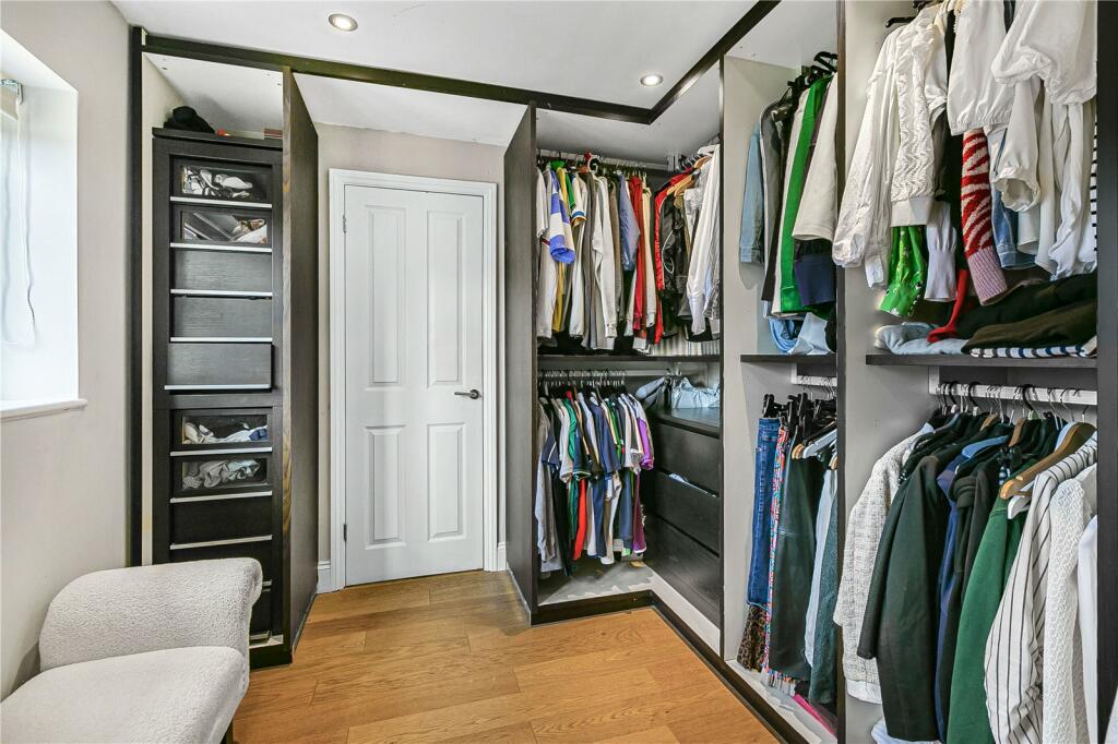 Additional property image - Mymms Drive, Brookmans Park, Hertfordshire, AL9