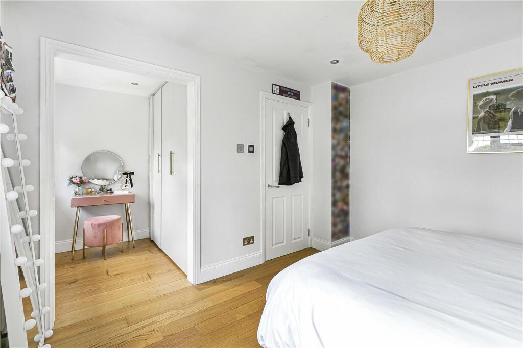 Additional property image - Mymms Drive, Brookmans Park, Hertfordshire, AL9