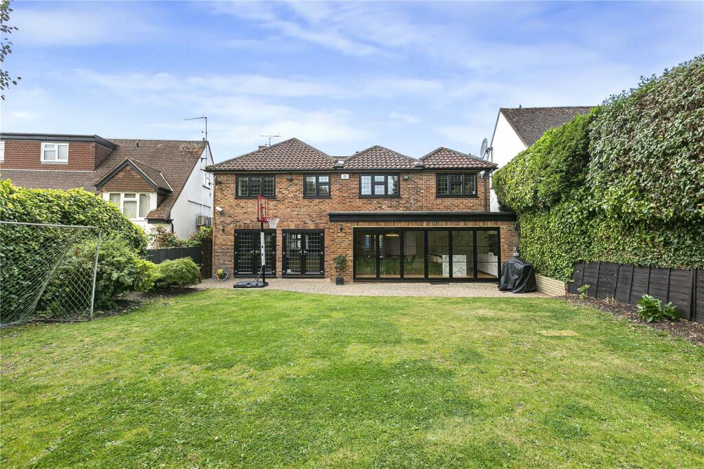 Additional property image - Mymms Drive, Brookmans Park, Hertfordshire, AL9
