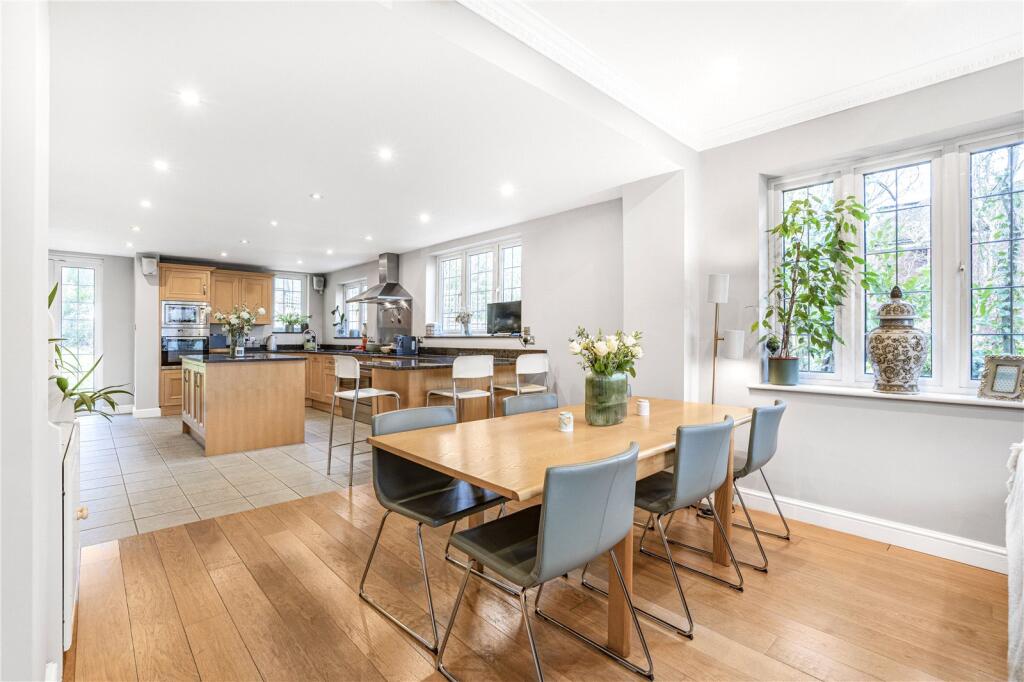 Additional property image - Kentish Lane, Brookmans Park, Hertfordshire, AL9