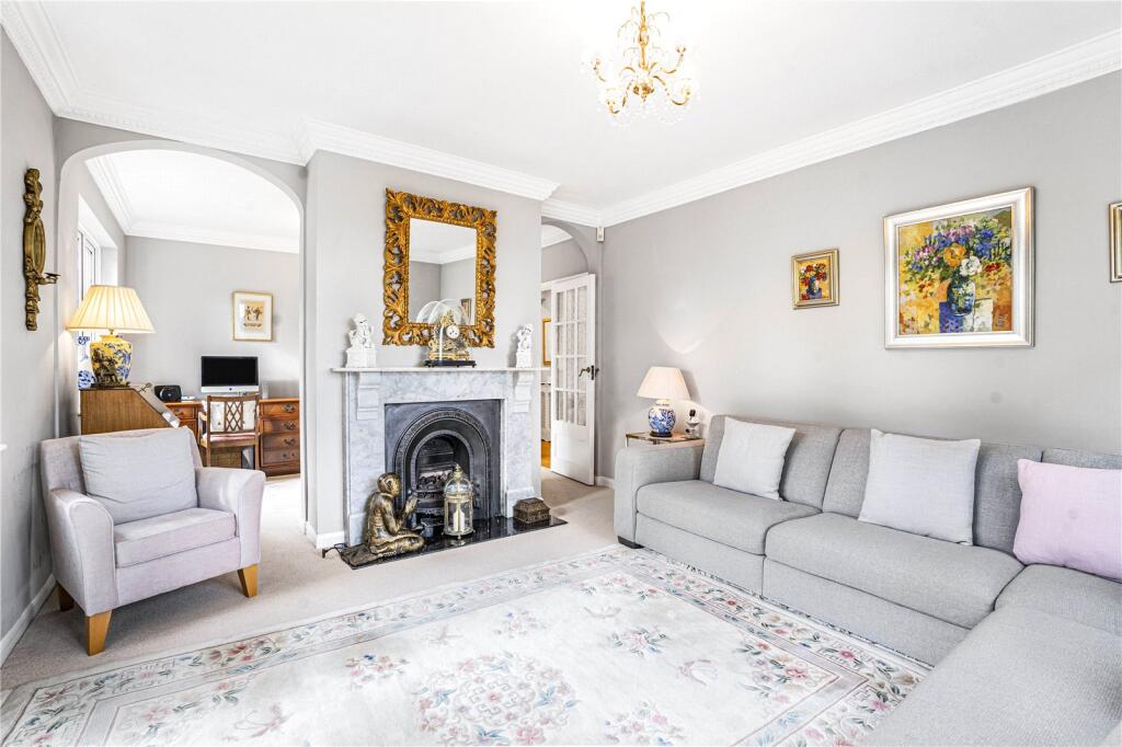 Additional property image - Kentish Lane, Brookmans Park, Hertfordshire, AL9
