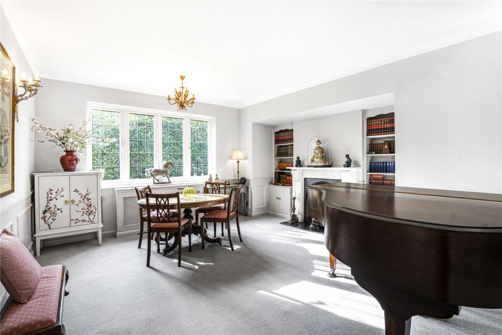 Additional property image - Kentish Lane, Brookmans Park, Hertfordshire, AL9