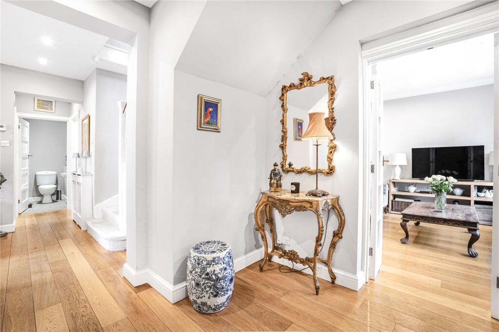 Additional property image - Kentish Lane, Brookmans Park, Hertfordshire, AL9