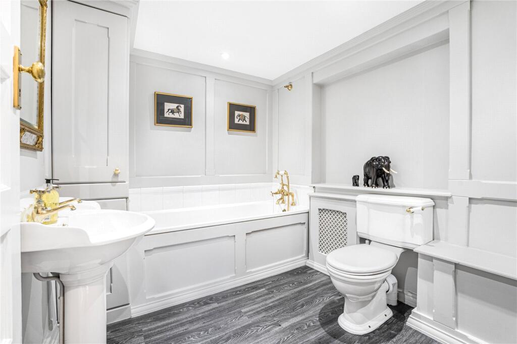 Additional property image - Kentish Lane, Brookmans Park, Hertfordshire, AL9