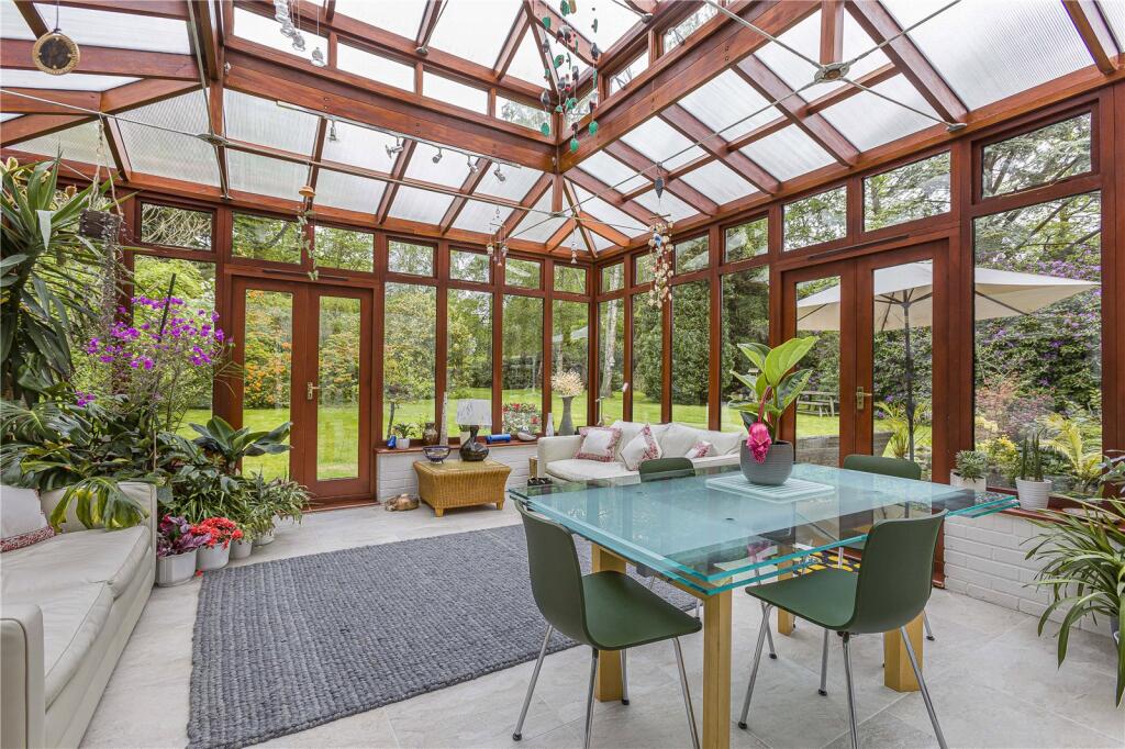 Additional property image - Kentish Lane, Brookmans Park, Hertfordshire, AL9