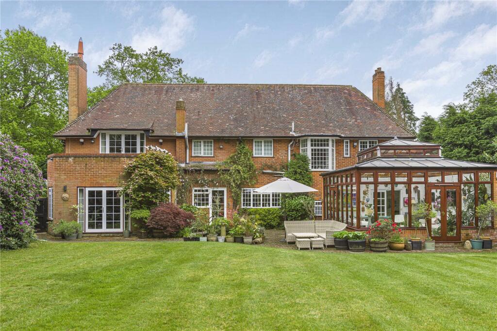 Additional property image - Kentish Lane, Brookmans Park, Hertfordshire, AL9
