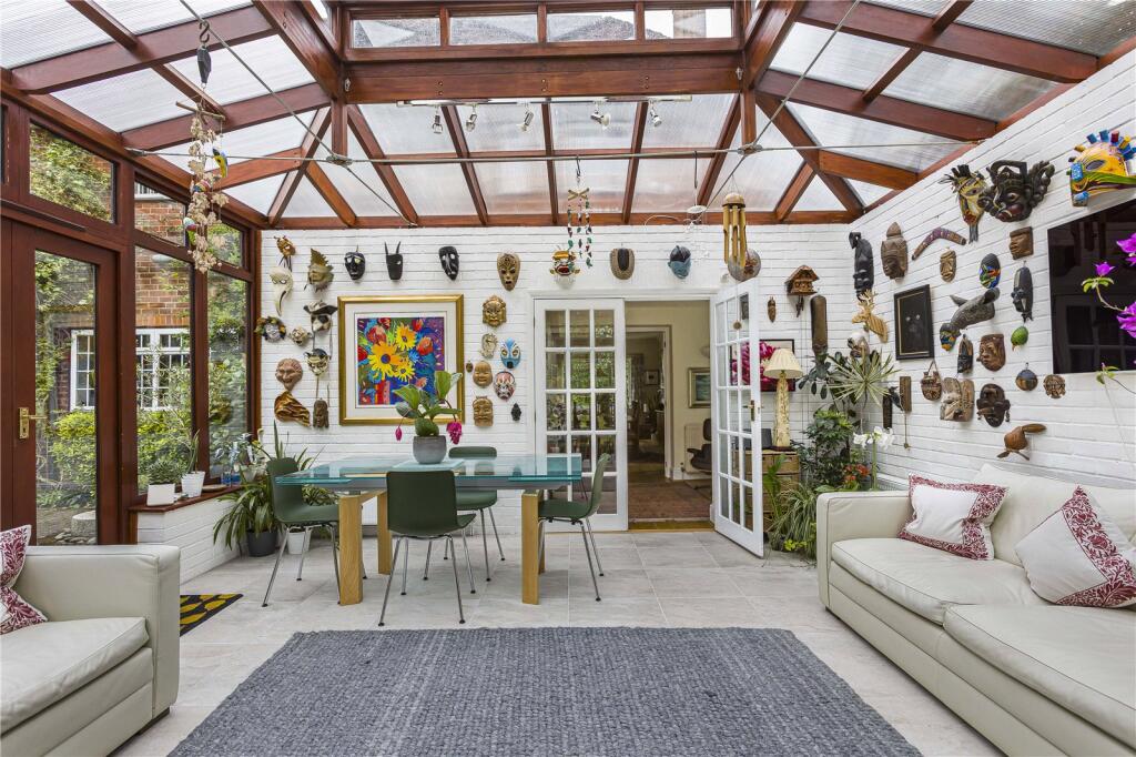 Additional property image - Kentish Lane, Brookmans Park, Hertfordshire, AL9