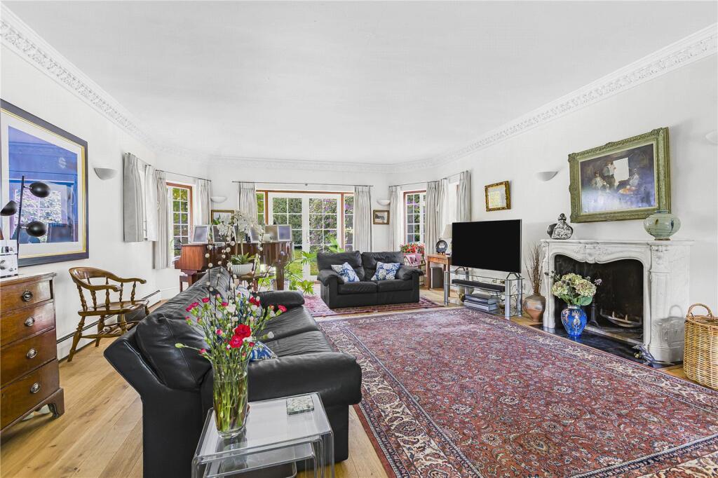 Additional property image - Kentish Lane, Brookmans Park, Hertfordshire, AL9