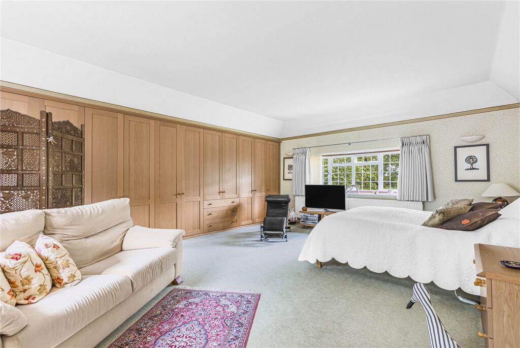 Additional property image - Kentish Lane, Brookmans Park, Hertfordshire, AL9