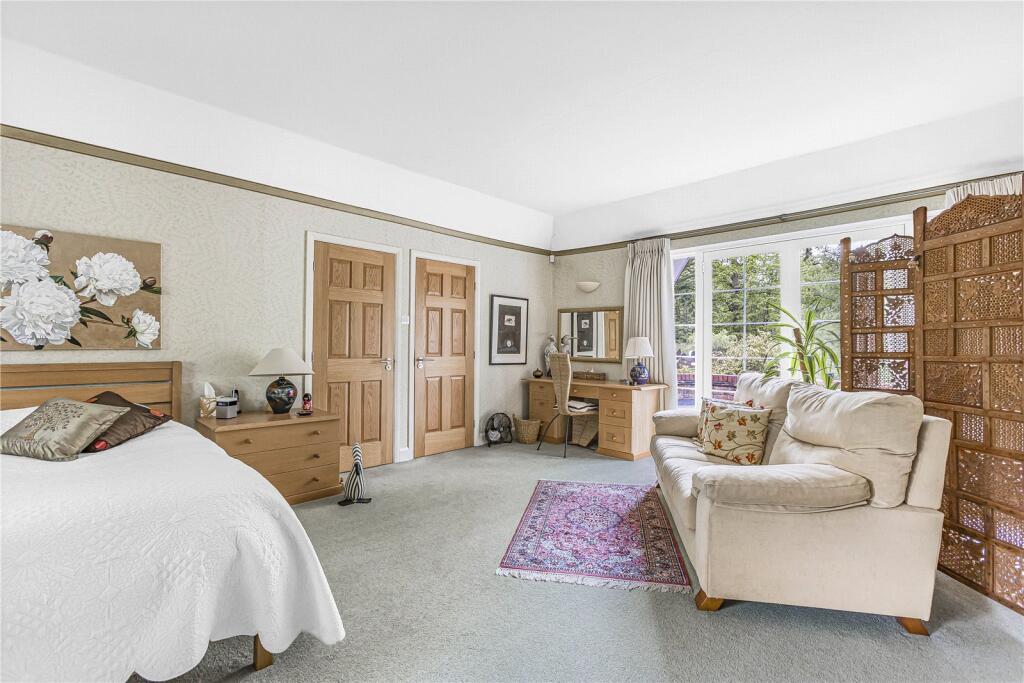 Additional property image - Kentish Lane, Brookmans Park, Hertfordshire, AL9
