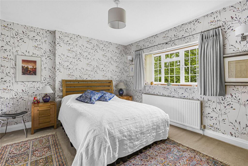 Additional property image - Kentish Lane, Brookmans Park, Hertfordshire, AL9