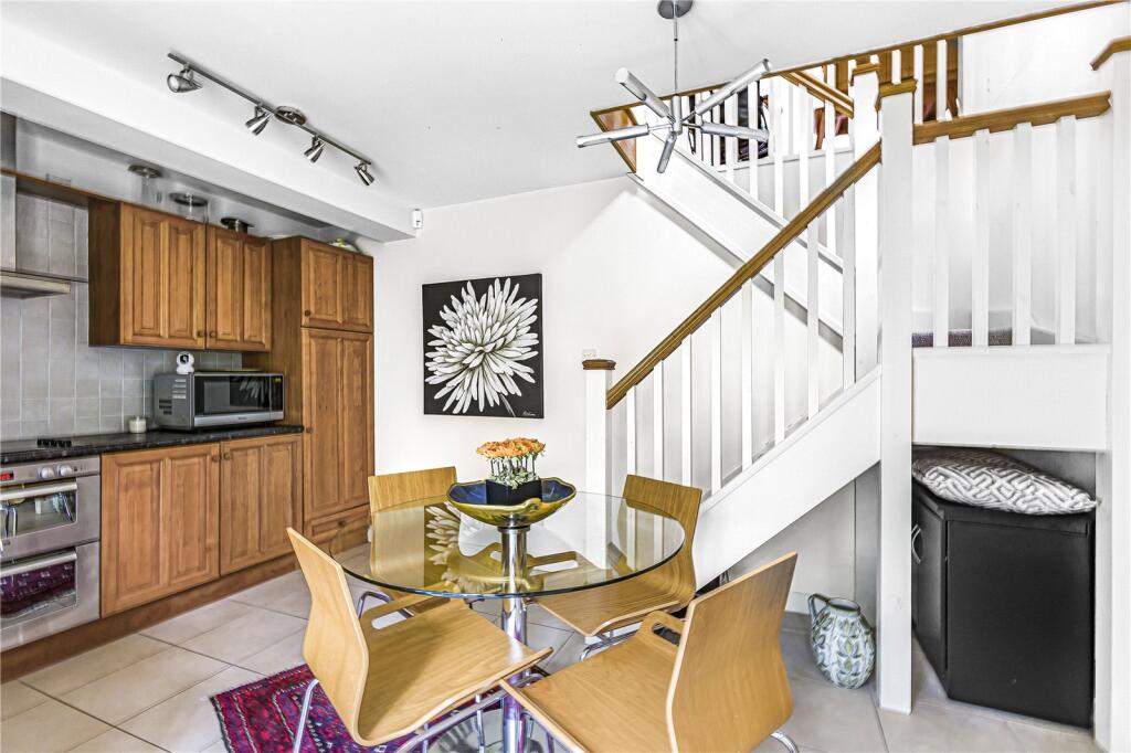Additional property image - Kentish Lane, Brookmans Park, Hertfordshire, AL9