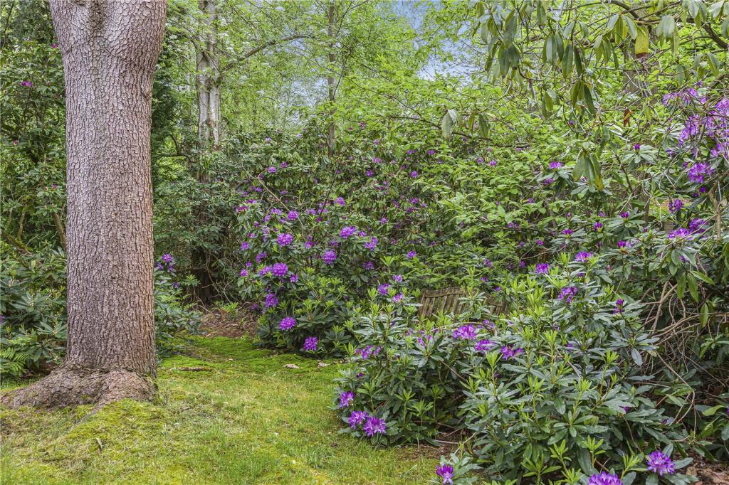 Additional property image - Kentish Lane, Brookmans Park, Hertfordshire, AL9