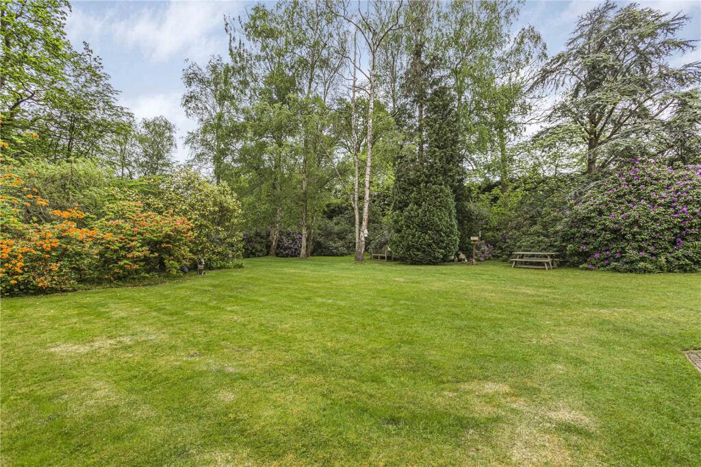 Additional property image - Kentish Lane, Brookmans Park, Hertfordshire, AL9