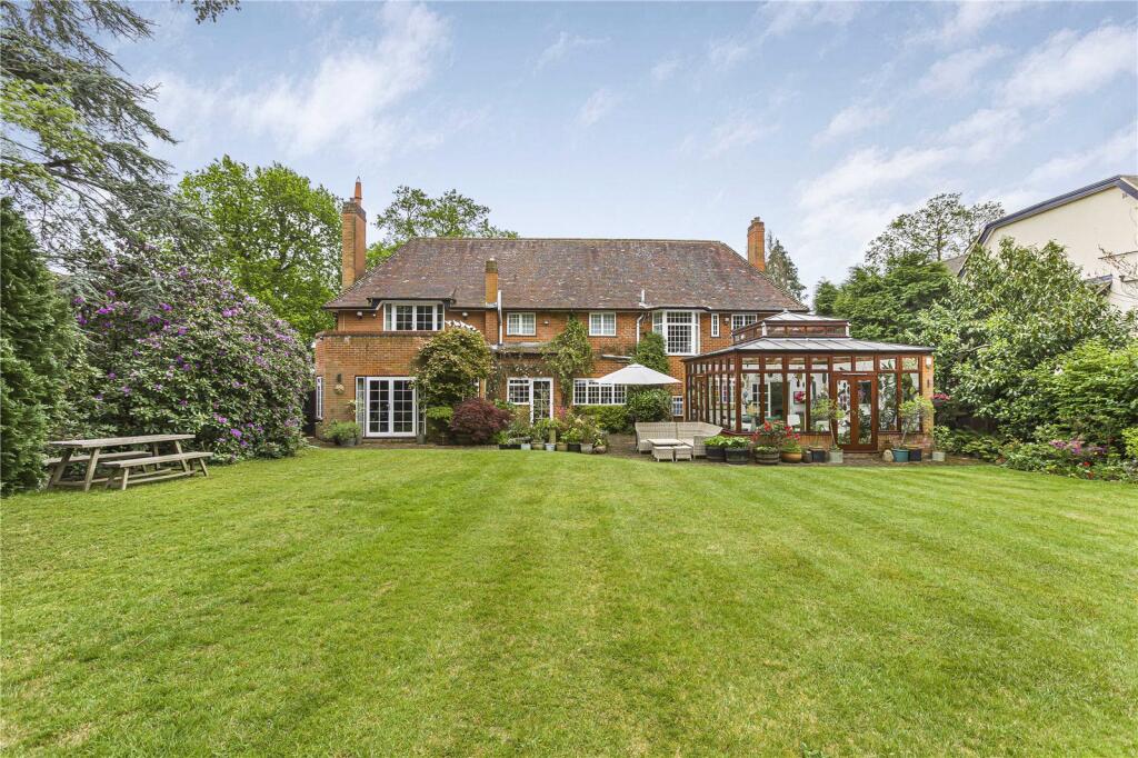 Additional property image - Kentish Lane, Brookmans Park, Hertfordshire, AL9
