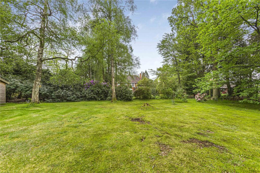 Additional property image - Kentish Lane, Brookmans Park, Hertfordshire, AL9