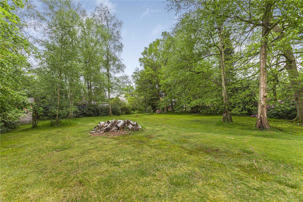 Additional property image - Kentish Lane, Brookmans Park, Hertfordshire, AL9