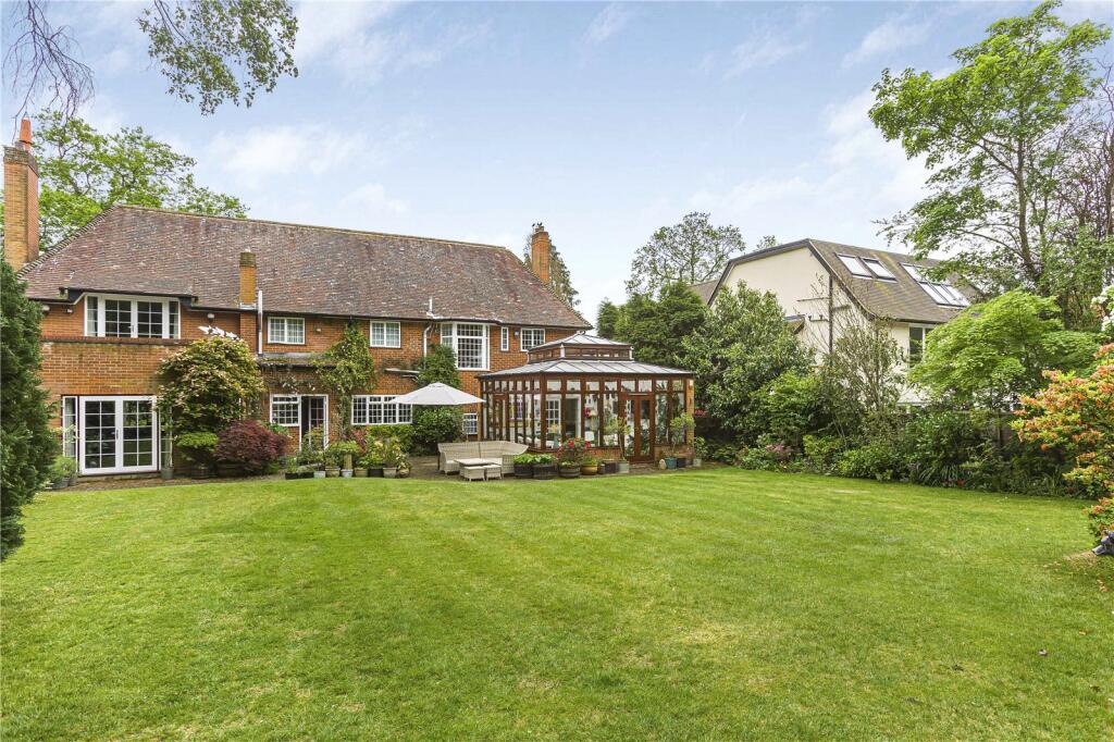Additional property image - Kentish Lane, Brookmans Park, Hertfordshire, AL9