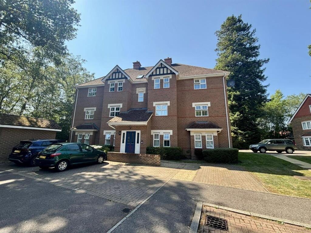 Main image of property: Kintbury Close, Fleet