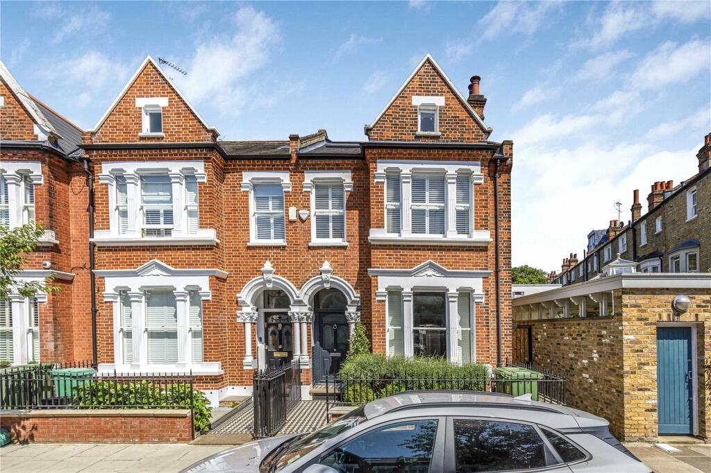 5 bedroom end of terrace house for sale in Elm Grove Road, Barnes