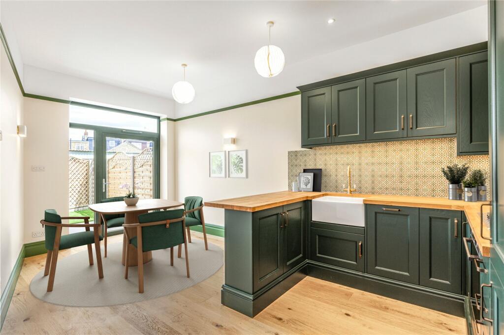 3 bedroom terraced house for sale in Cleveland Gardens, Barnes, London