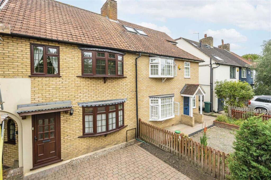 Main image of property: Barnes Avenue, Barnes