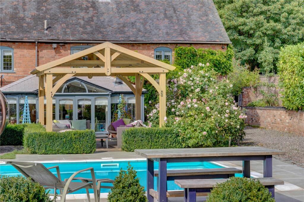 Additional property image - Dale Lane, Lickey End, Worcestershire, B60