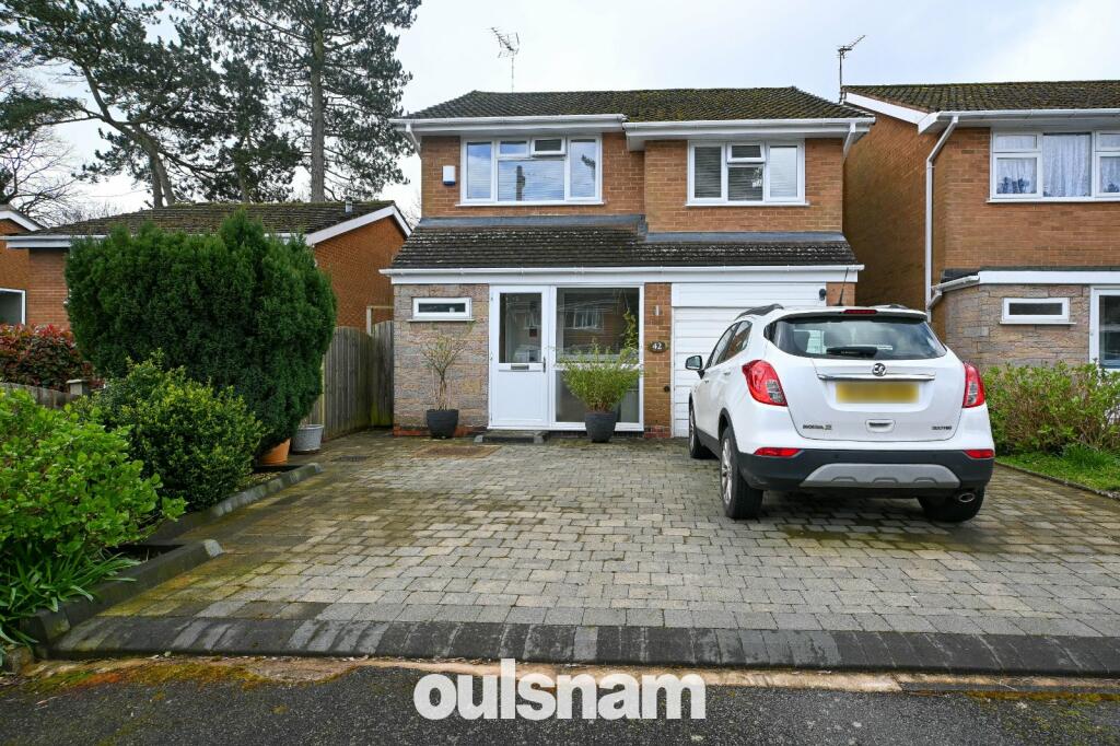 3 bedroom detached house for sale in Pineview, Northfield, Birmingham, B31