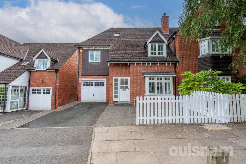 Main image of property: Middlepark Drive, Northfield, Birmingham, West Midlands, B31