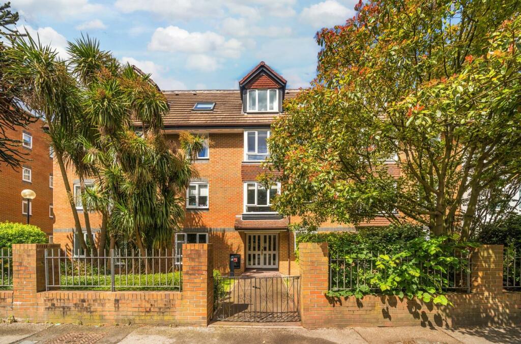 1 bedroom retirement property for sale in 43 Kingston Road, New Malden, KT3