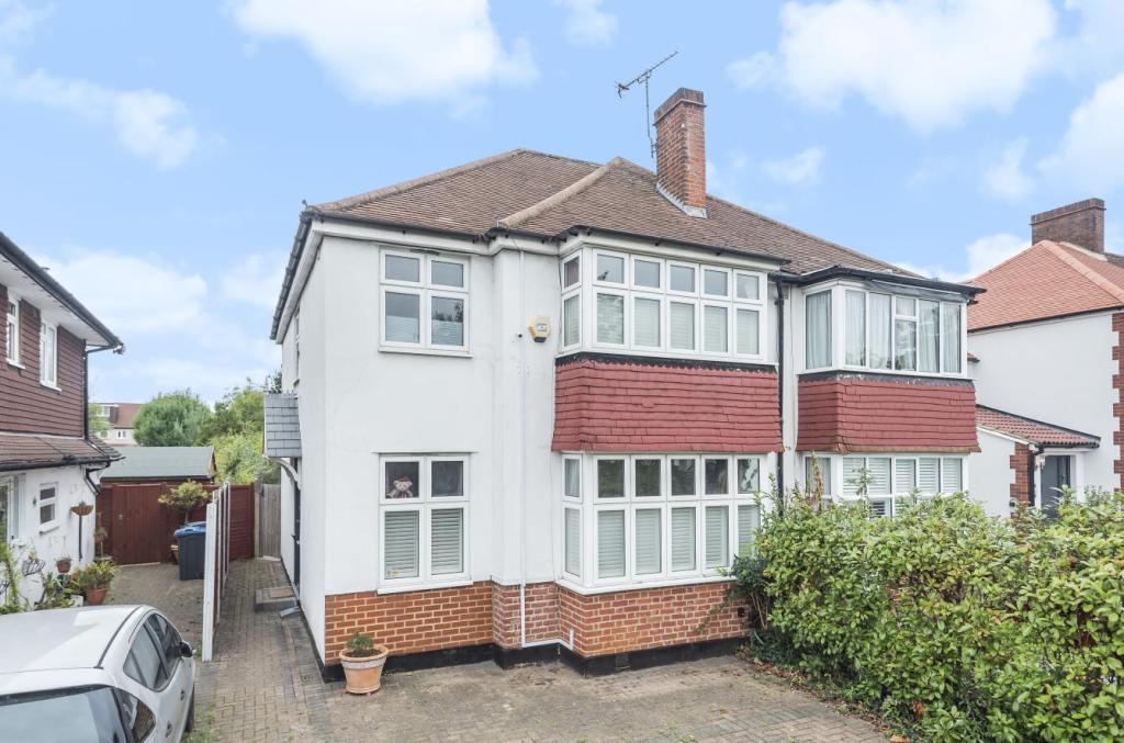 4 bedroom semidetached house for sale in Malden Road, New Malden, KT3