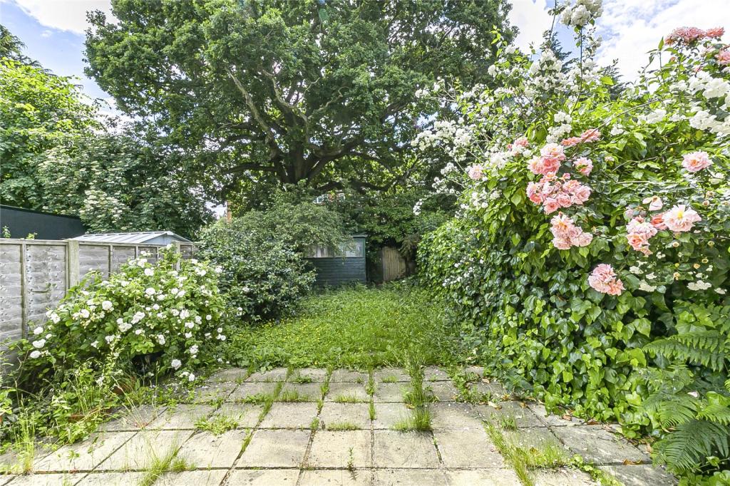 3 bedroom semidetached house for sale in Totteridge Lane, Totteridge