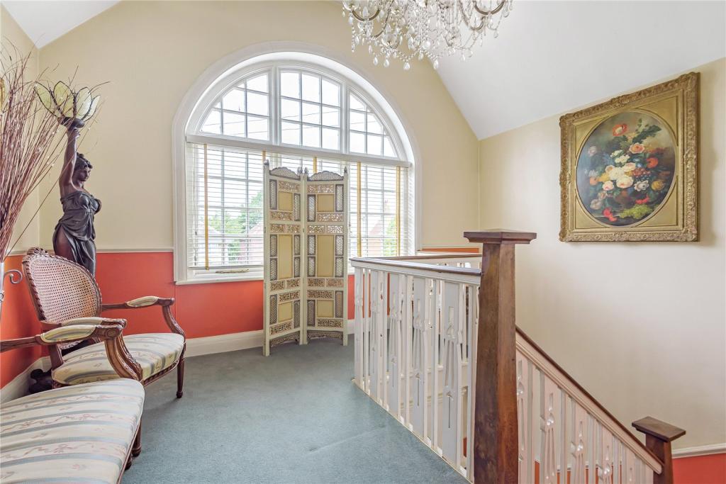 6 bedroom semidetached house for sale in Athenaeum Road, Whetstone