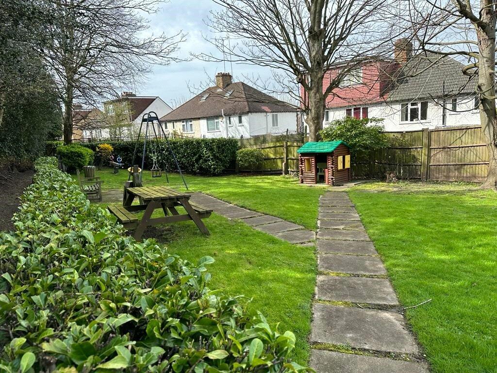 3 bedroom detached house for sale in Baxendale, Whetstone, London, N20