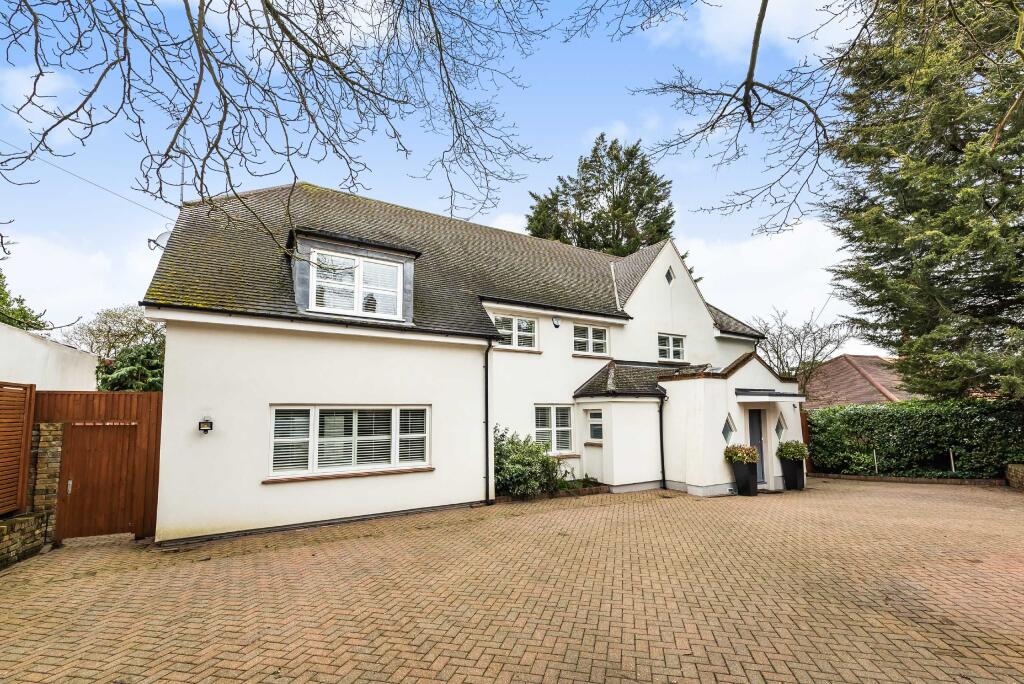 6 bedroom detached house for sale in Lane, Totteridge, London, N20