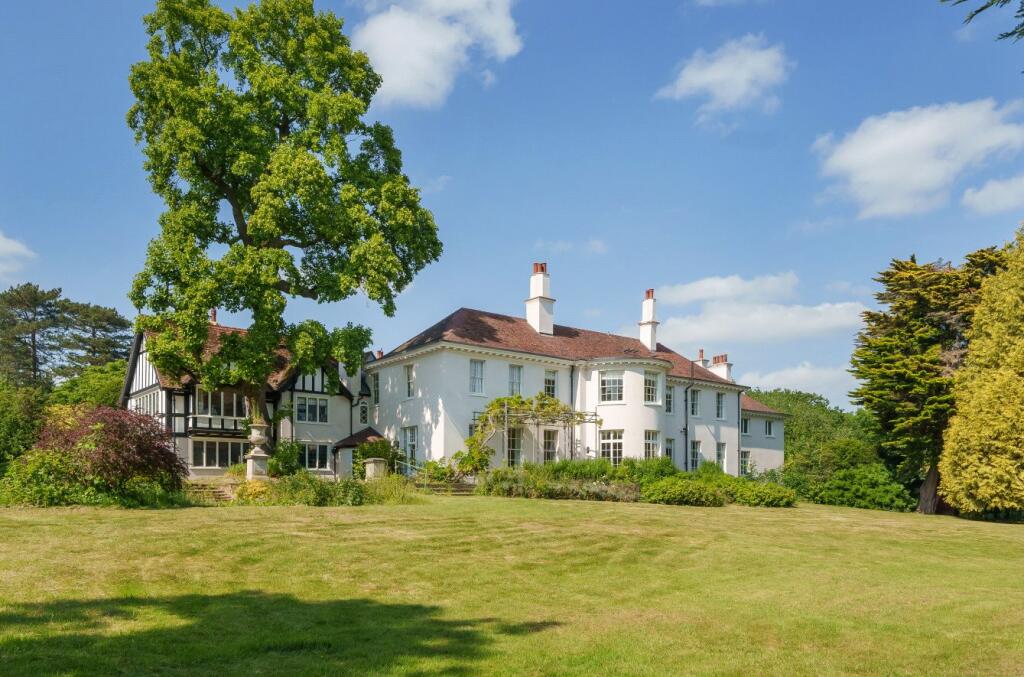 7 bedroom detached house for sale in Totteridge Common, Totteridge