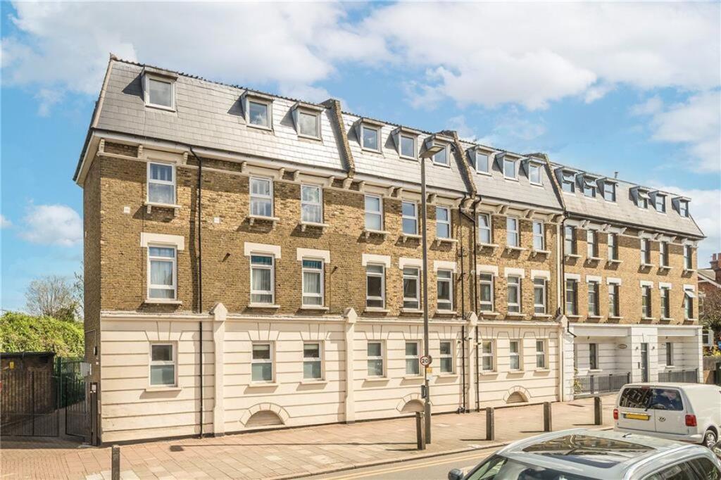 Main image of property: Bedford Hill, Balham