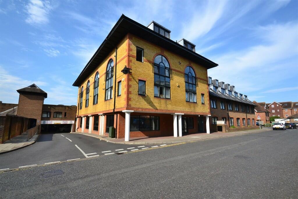 1 bedroom apartment for rent in Consort Way, Horley, Surrey, RH6