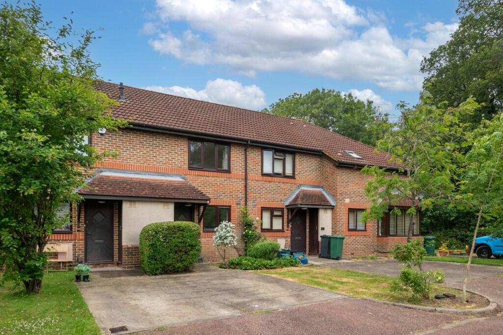 Main image of property: Horley, RH6 